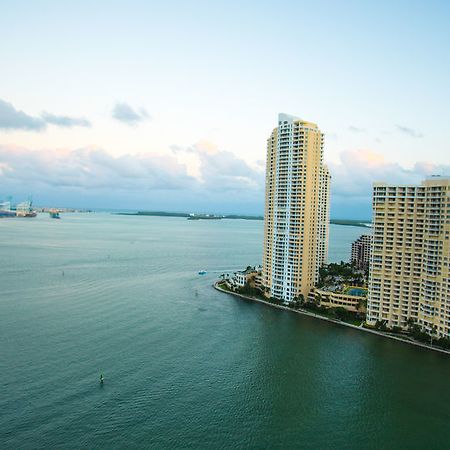 Bayfront Suites By Yourent Майами Экстерьер фото